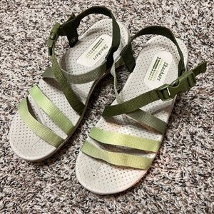 Skechers Reggae Washable Strappy Strap Sandals - On The Coast- Olive size 8